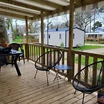 En Mobil 3 A Sur ホリデーパーク ピリアック・シュル・メール