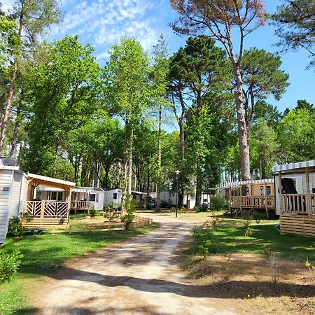 En Mobil 3 à Sur Village de vacances