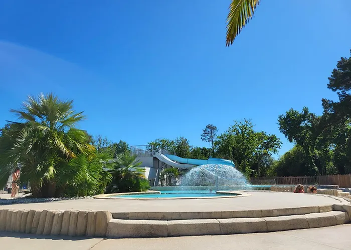 En Mobil 3 à Sur Village de vacances *